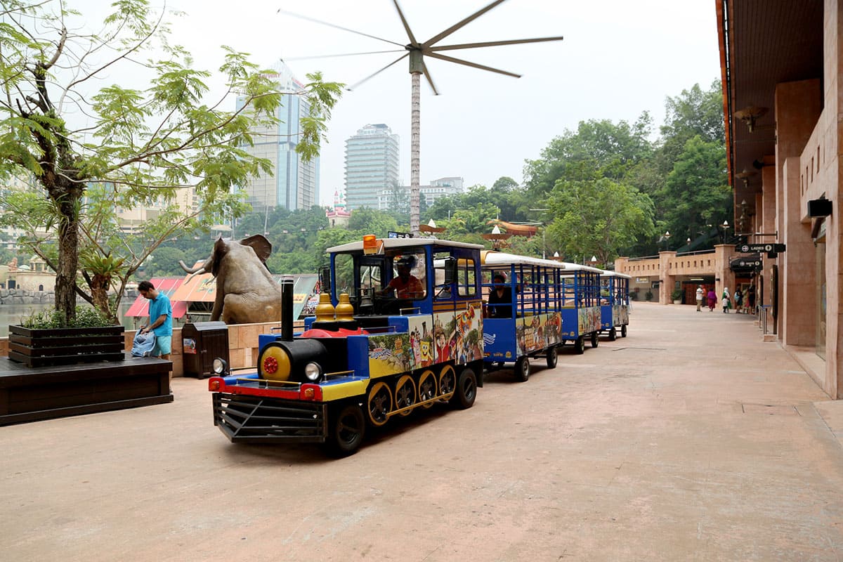 Hop on the tram and for a tour around Sunway Lagoon. Available every 30 minutes, the tram stops at three spots: WildLife Park, Nickelodeon Lost Lagoon and the Water Park. It’s FREE!