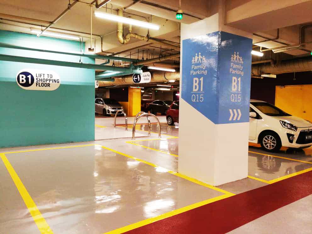 Sunway Pyramid - A well-lit family parking area is available for families with strollers and young children! The family parking area is in close proximity to the mall entrances and lifts which will help ease convenience for mummies, daddies or guardians who are travelling alone with young children.