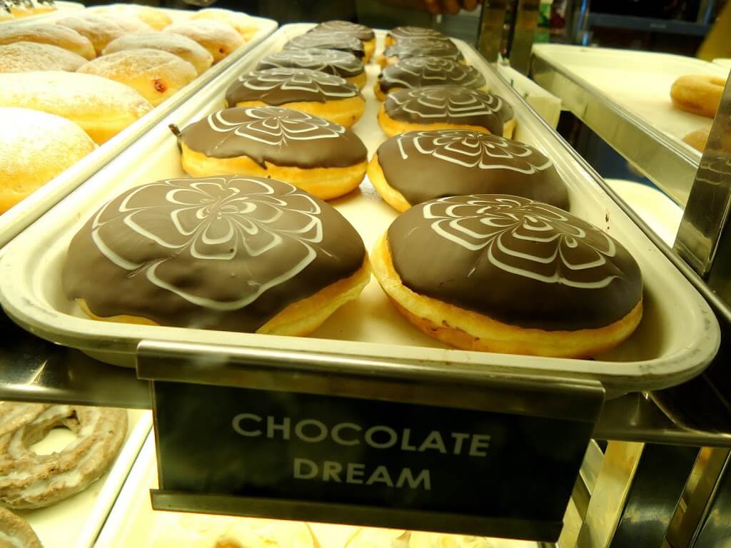 Share some of that chocolate dream with your loved ones from Krispy Kreme, Sunway Pyramid Mall