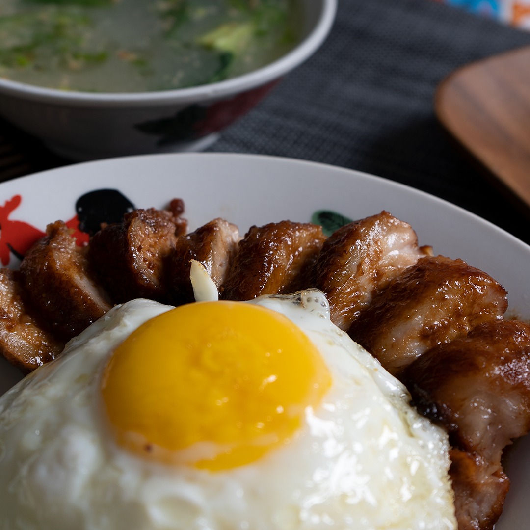 You’ll be guaranteed an egg-cellent day with their Char Siew Rice from Lim Ko Pi, Sunway Geo Avenue