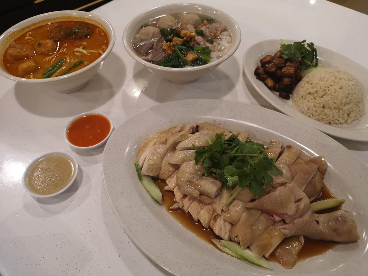 Besides chicken rice, Mr Tasty’s signature curry noodles and Hor Fun are also crowd-pleasers!