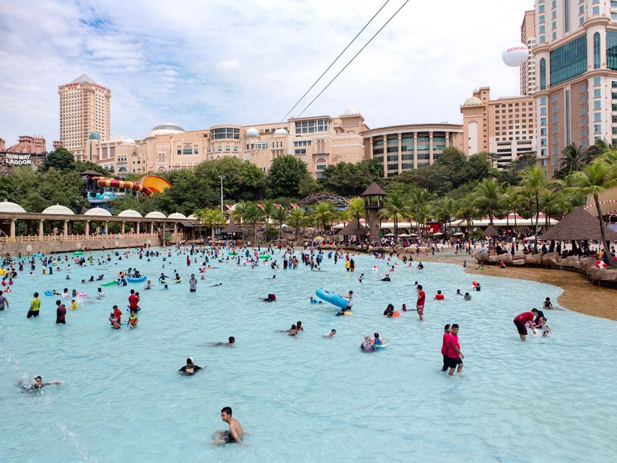 Catch some at the largest man-made wave at the Surf Beach, Sunway Lagoon! Set in the middle of a hustling city centre, it’s the perfect getaway for family and friends!