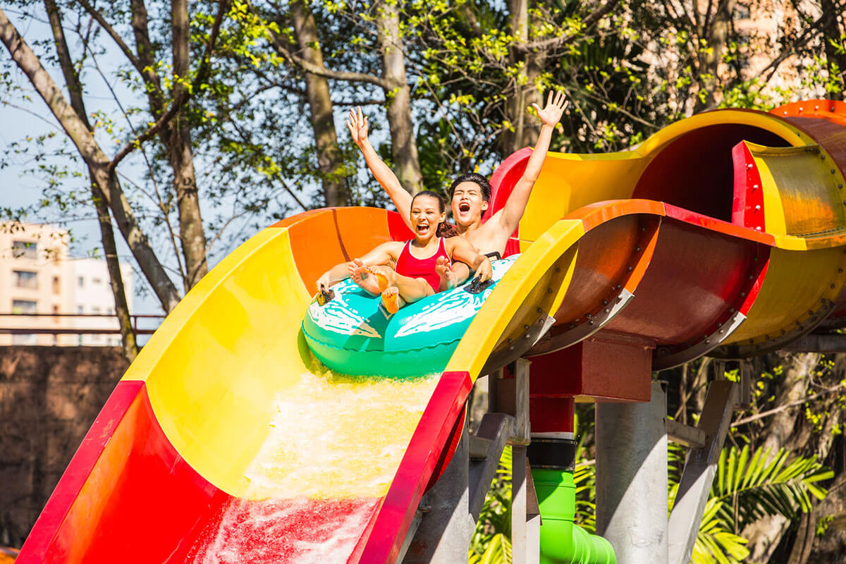 The Kubarango will leave you breathless with its steep drops. Get ready to be taken on a near vertical experience filled with a moment of weightlessness in Sunway Lagoon