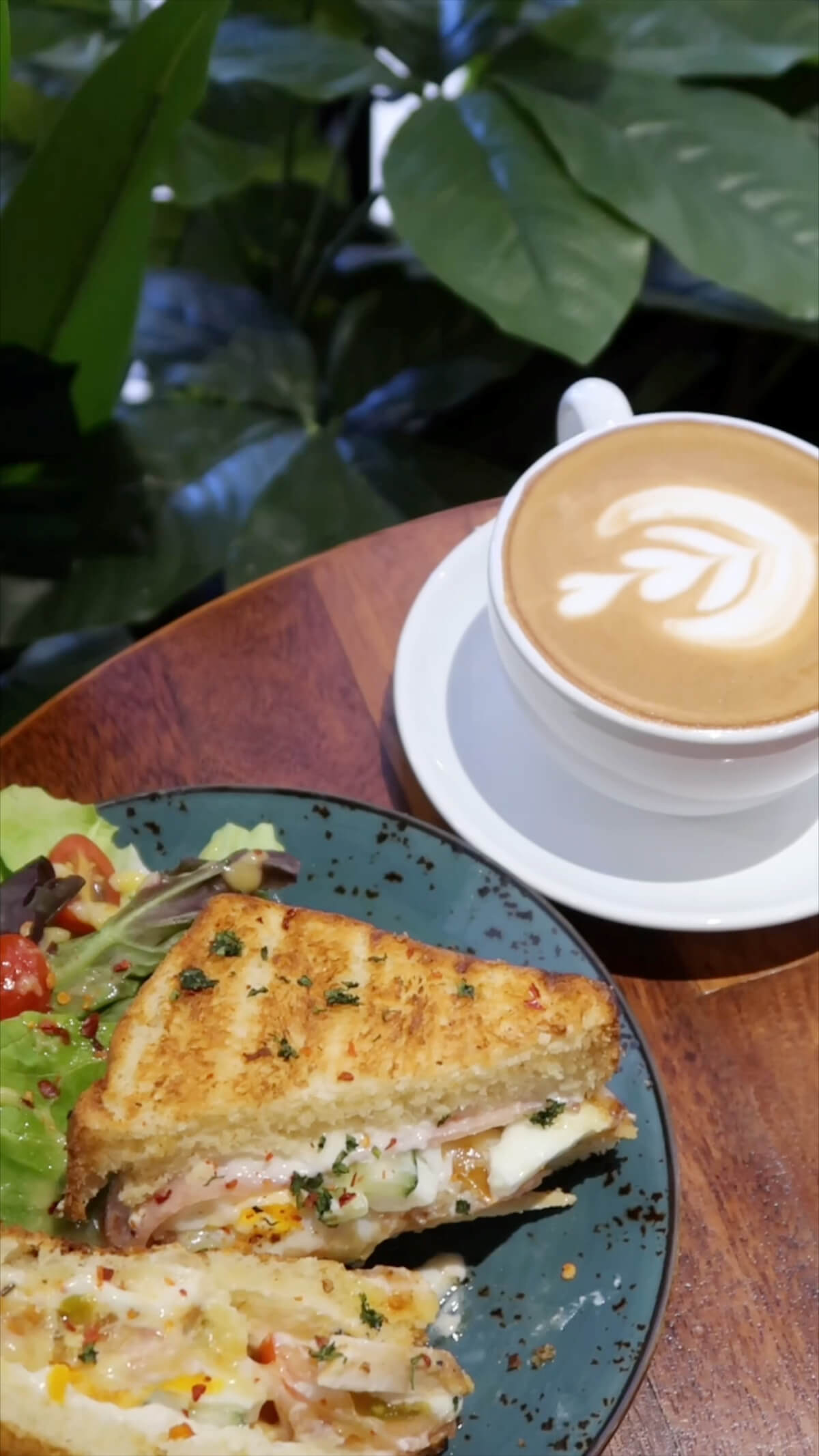 Jardin Coffee & Tea’s Club Chicken Ham Toast and Hazelnut Latte