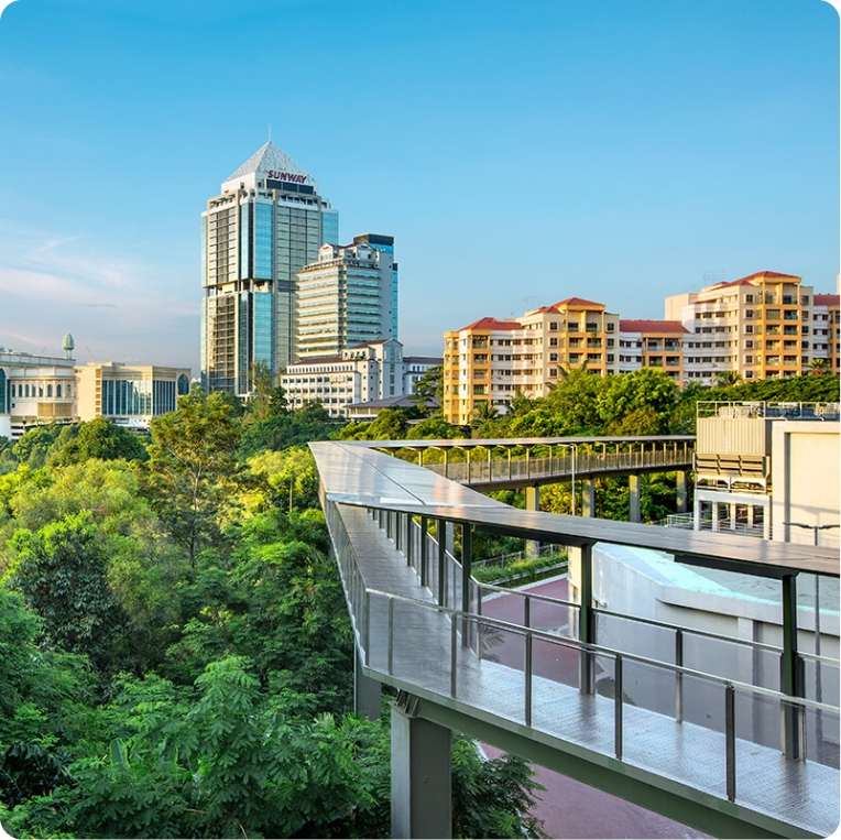 Much akin to minute cities around the world, SCKL is seamlessly connected to all the city’s hotspots within 15 minutes – via elevated canopy walkways, dedicated free shuttle service and Malaysia’s first elevated Bus Rapid Transit (BRT- Sunway Line) system, encouraging low carbon and vehicle-less transportation