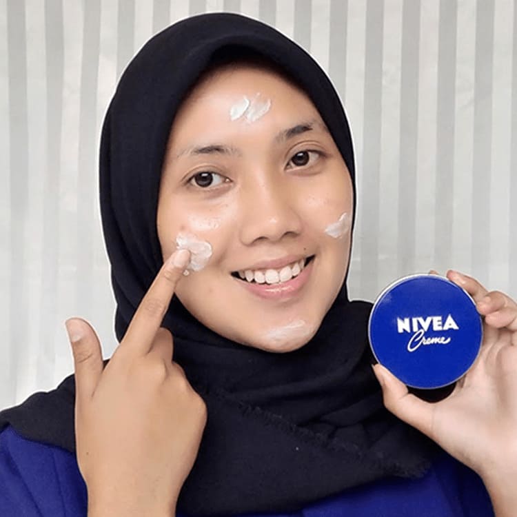 Nivea Crème, a rich yet gentle multi-tasking moisturiser beloved by generations of skincare enthusiasts.