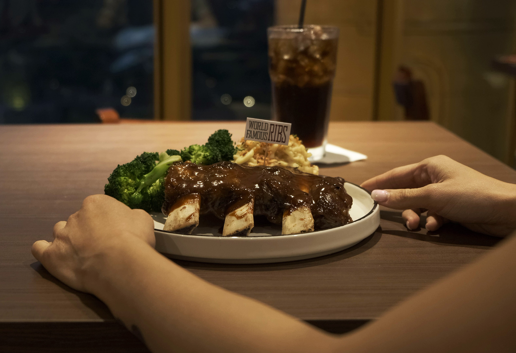 Indulge in a plate of succulent beef ribs at the American chain, Tony Roma’s.