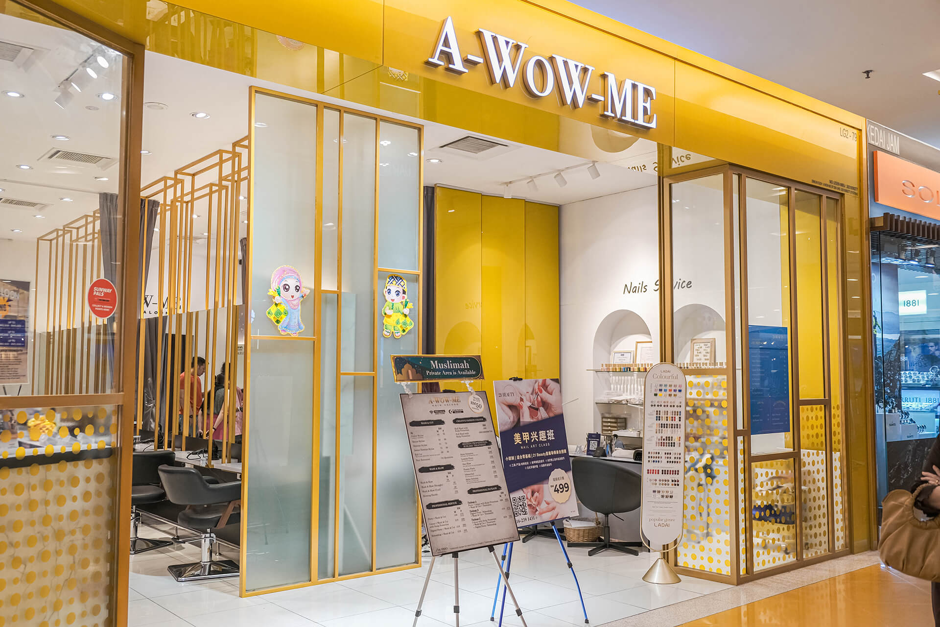 Get cosy for a luxurious hairdo at A-WoW-Me, Sunway Pyramid!