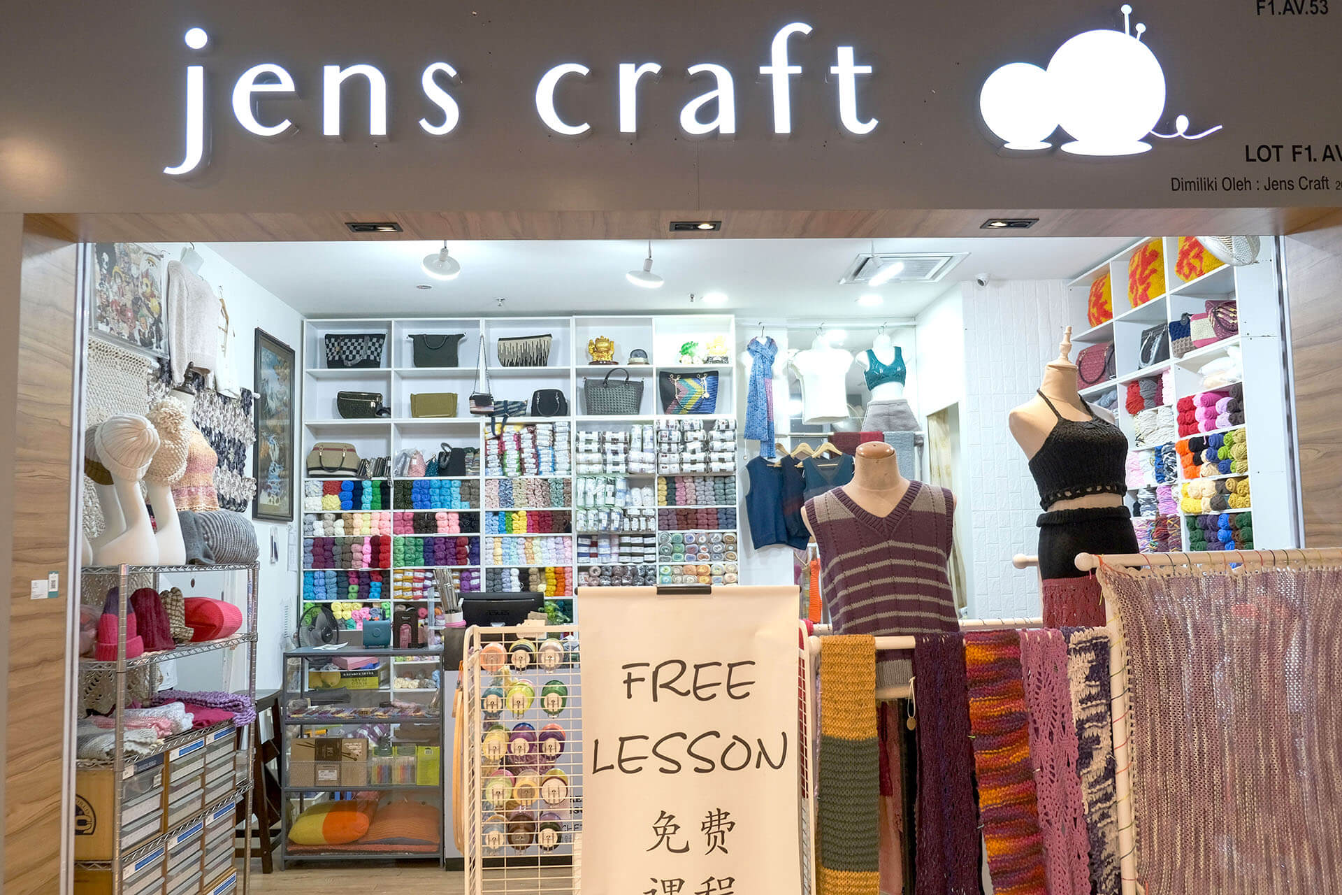 Learn a new skill at Jen’s Craft and be the fashion designer of your dreams~ 