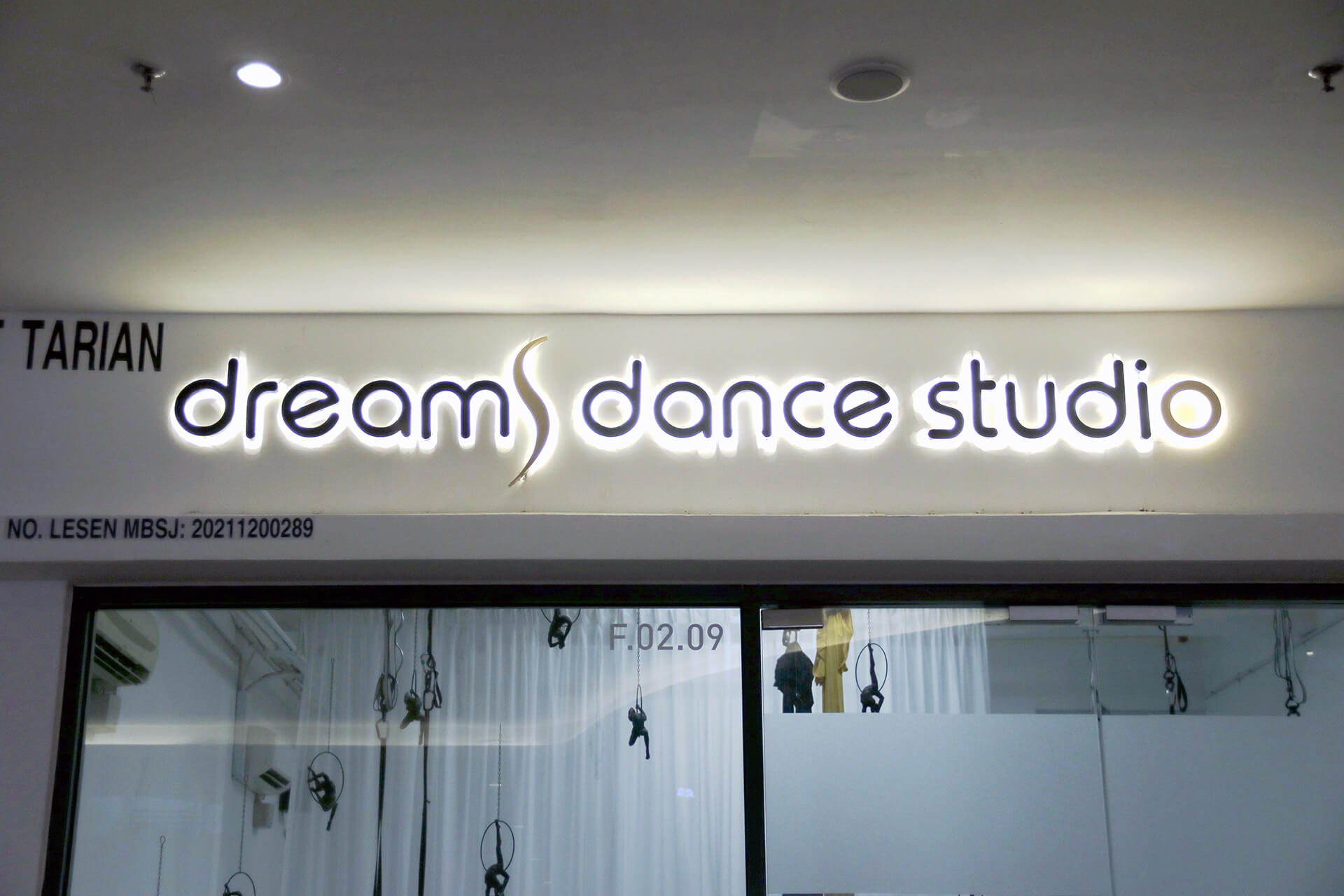 When you’re ready to defy gravity, visit Dreams Dance Studio at F-02-09, Sunway Geo Avenue!